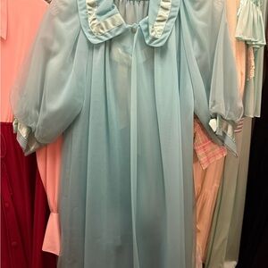 Vintage ladies Henson kicker Nick  Light Blue Puff Sleeve robe & gown with